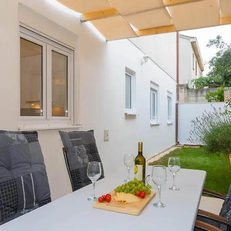 Bora Apartman Pula