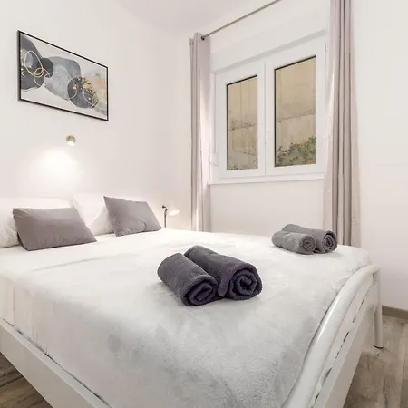 Bora Apartman Pula